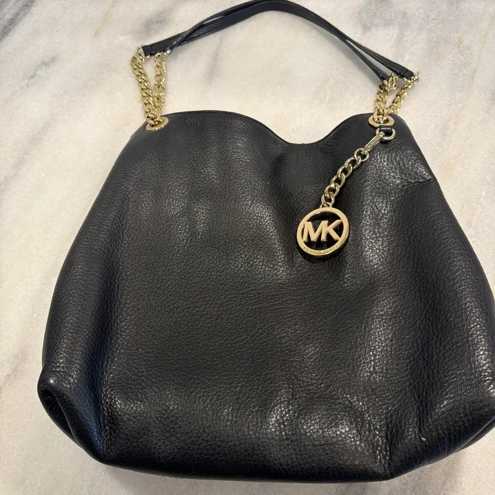 Michael Kors Black Jet Set Leather Multi Pocket Tote With Matching‎ Wallet